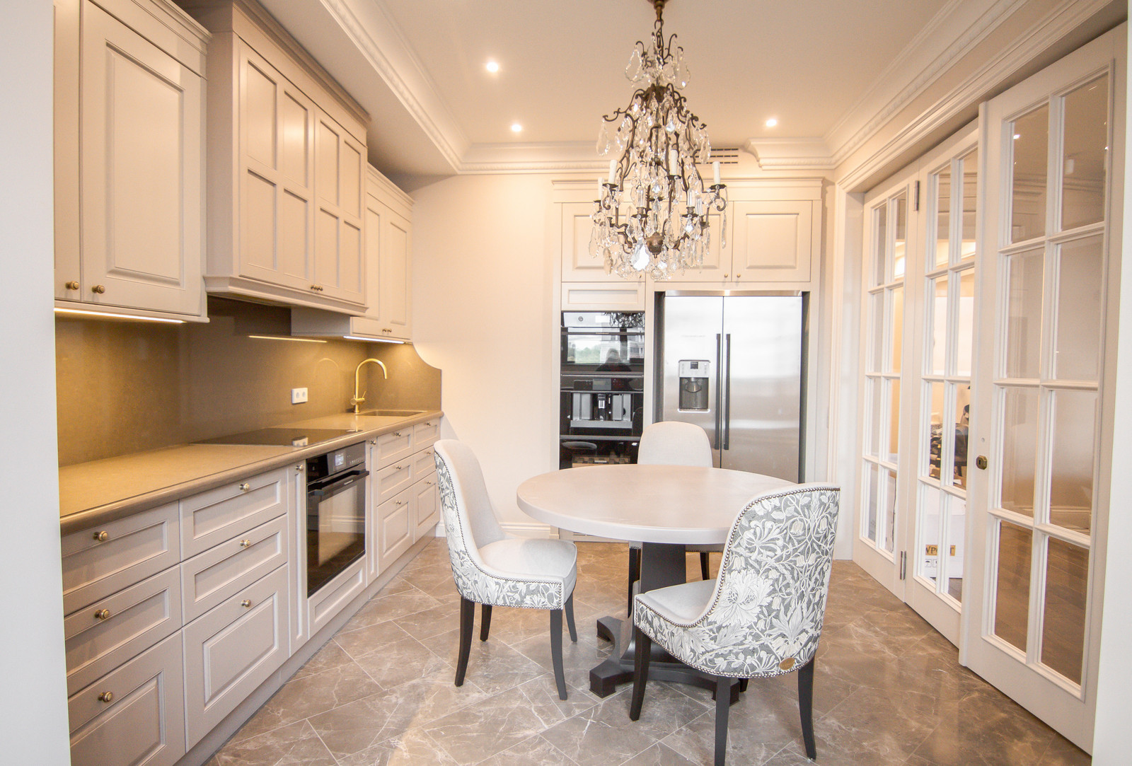 Кухня в американском стиле