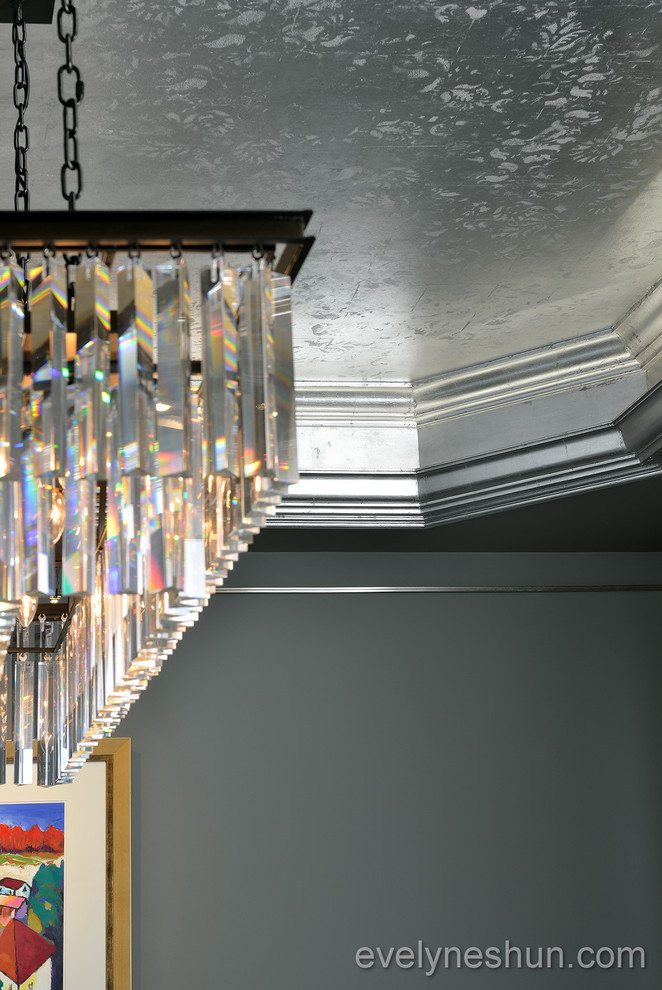 Inspiration for a large transitional home design remodel in Toronto