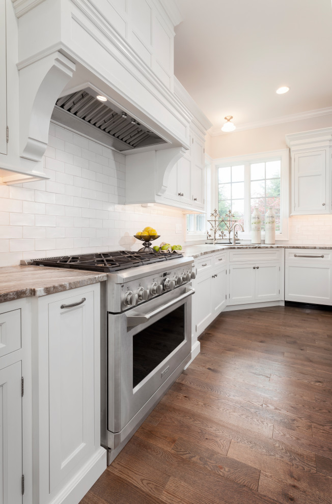 Example of a transitional kitchen design in Detroit