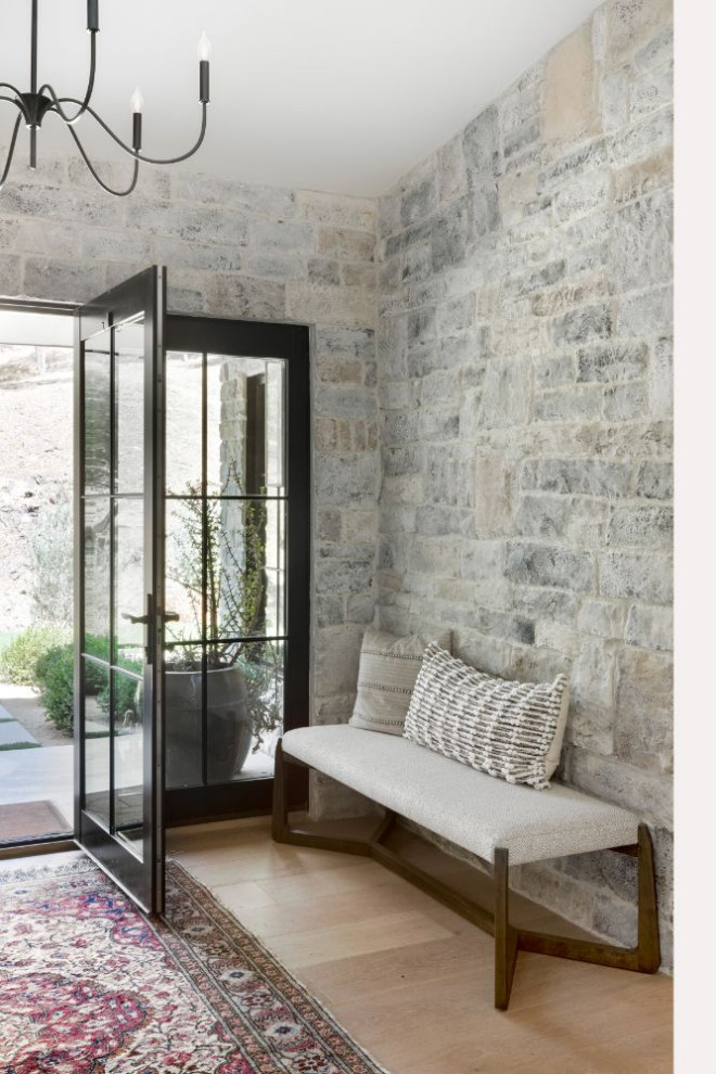 Идея дизайна: входная дверь среднего размера в современном стиле с полом из керамической плитки и бежевым полом