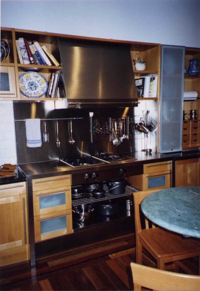 Photo of a traditional kitchen in San Francisco.