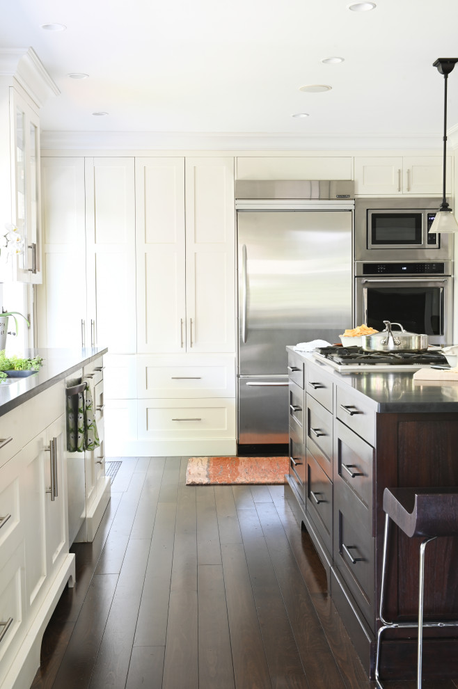 Inspiration for a transitional kitchen remodel in Vancouver