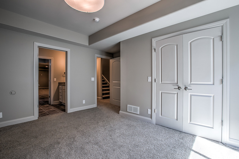 Transitional home design photo in Omaha