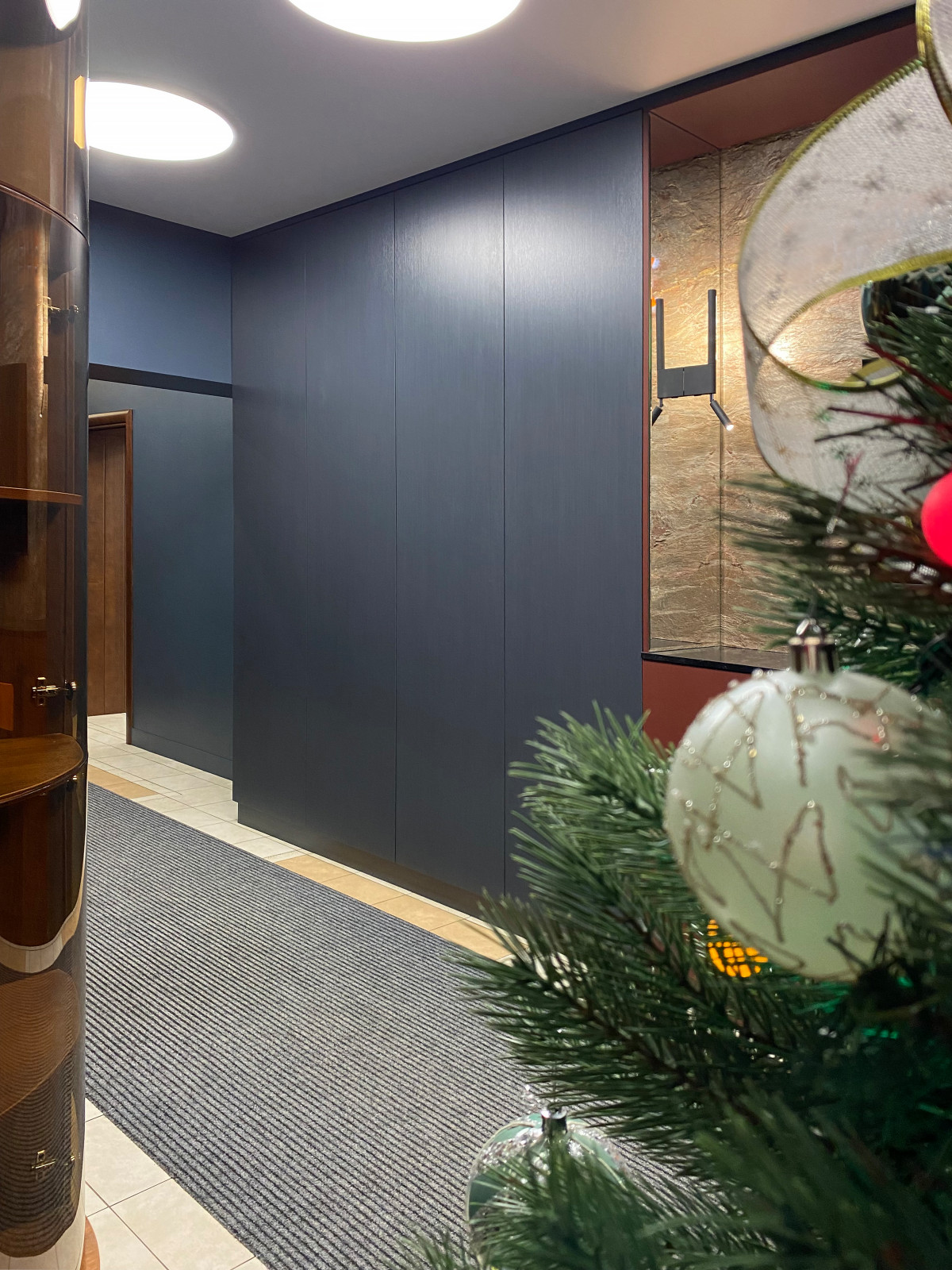 Входная группа.