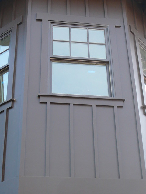 Culver City Craftsman - Board and Batten Window Trim Detail - Craftsman