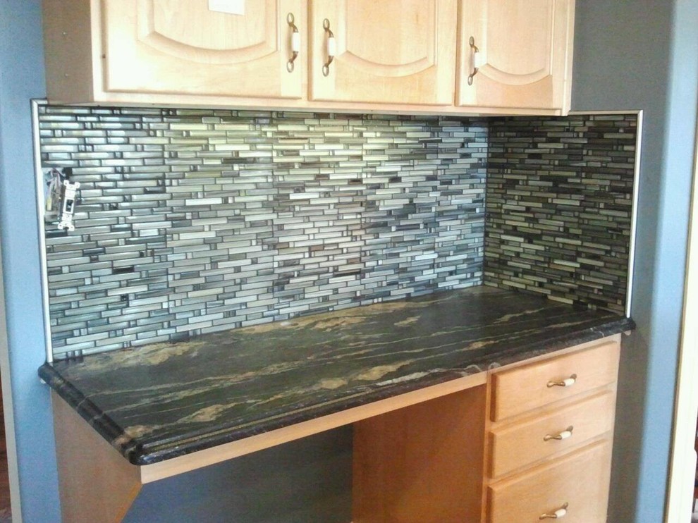 Kitchen - traditional kitchen idea