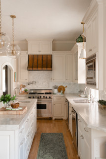 Kitchen of the Week: Refaced Cabinets and Fresh Style (12 photos)