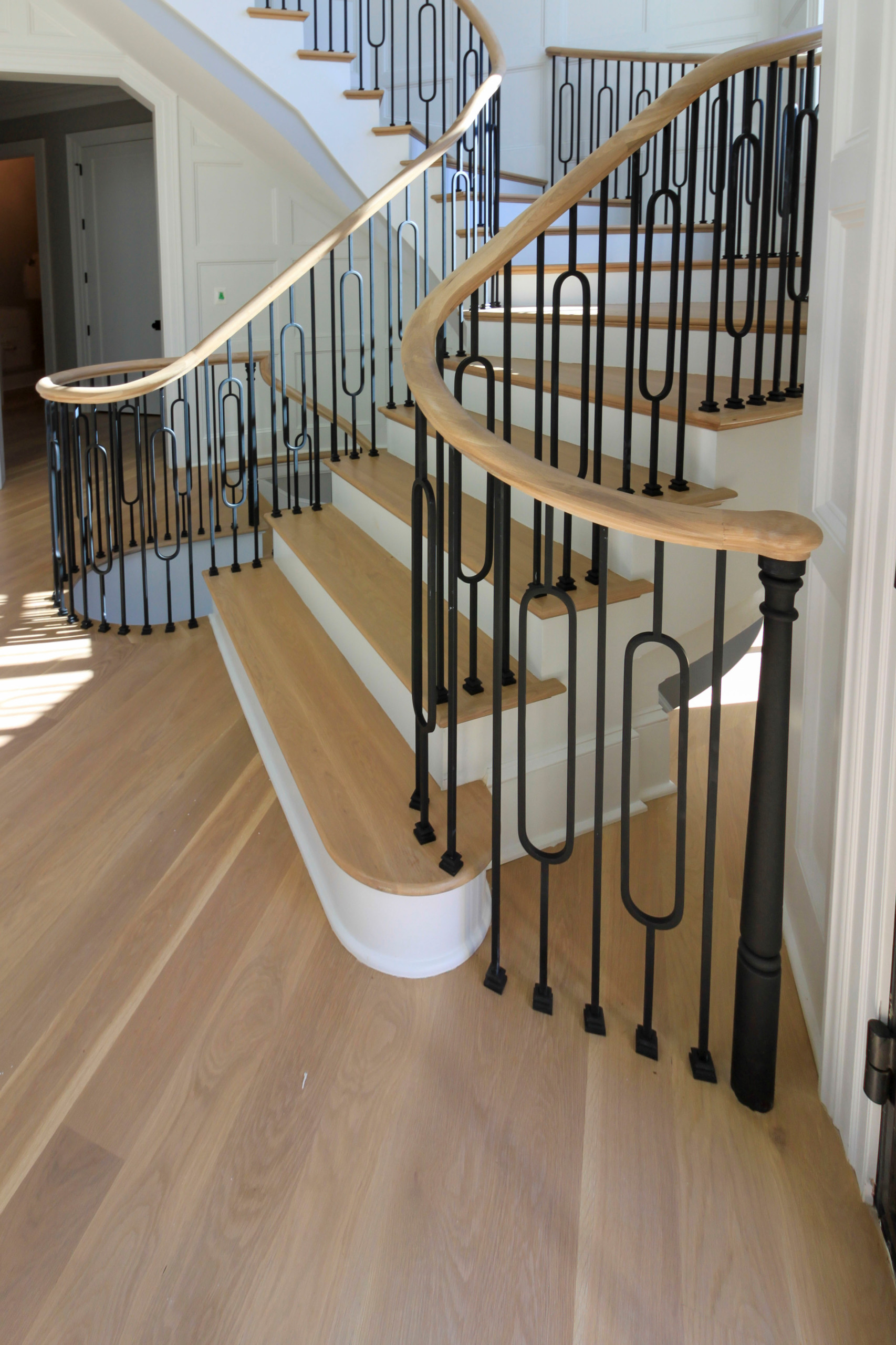 95_Remarkable and elegant floating elliptical staircase, McLean, VA 22101