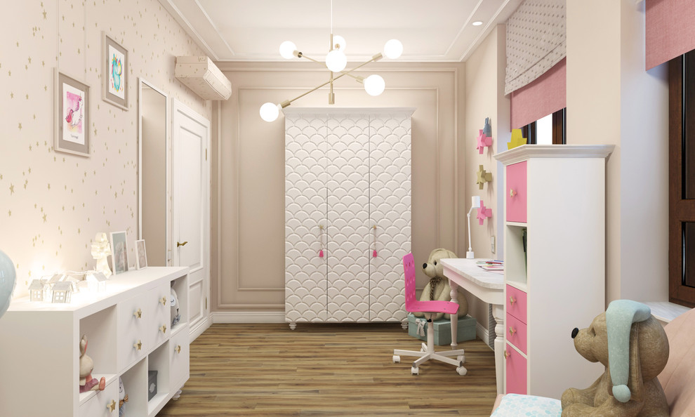 Вид на шкаф и вход в комнату