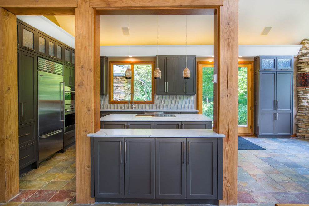 Home design - transitional home design idea in New York