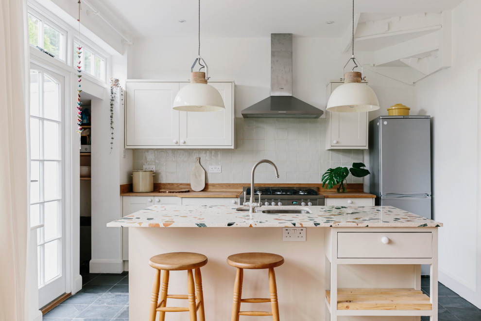 This is an example of a scandinavian kitchen in London.