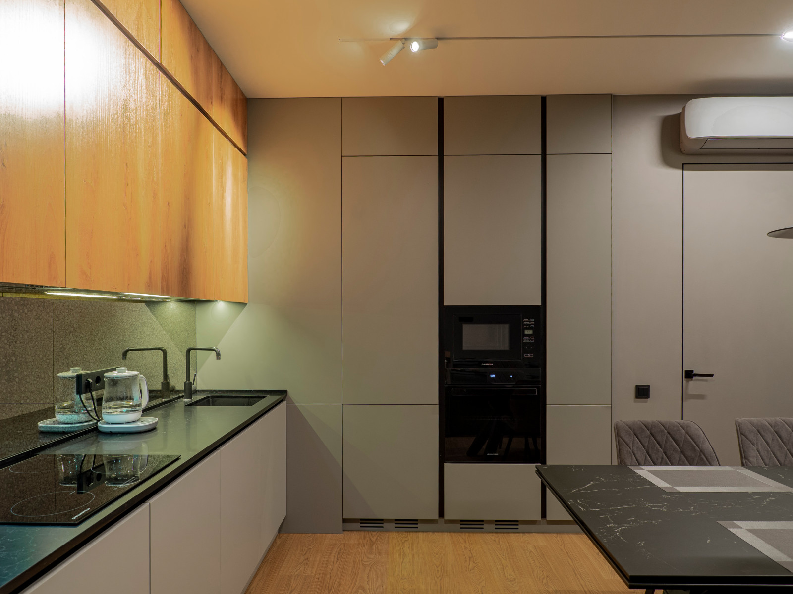 Стильная кухня в минималистичном стиле