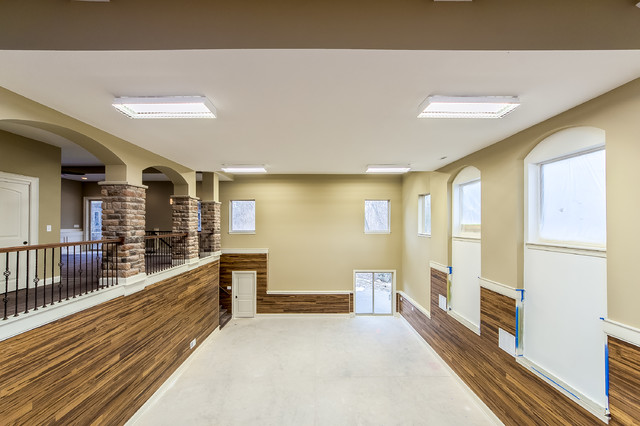 Inspiration for a transitional home design remodel in Columbus