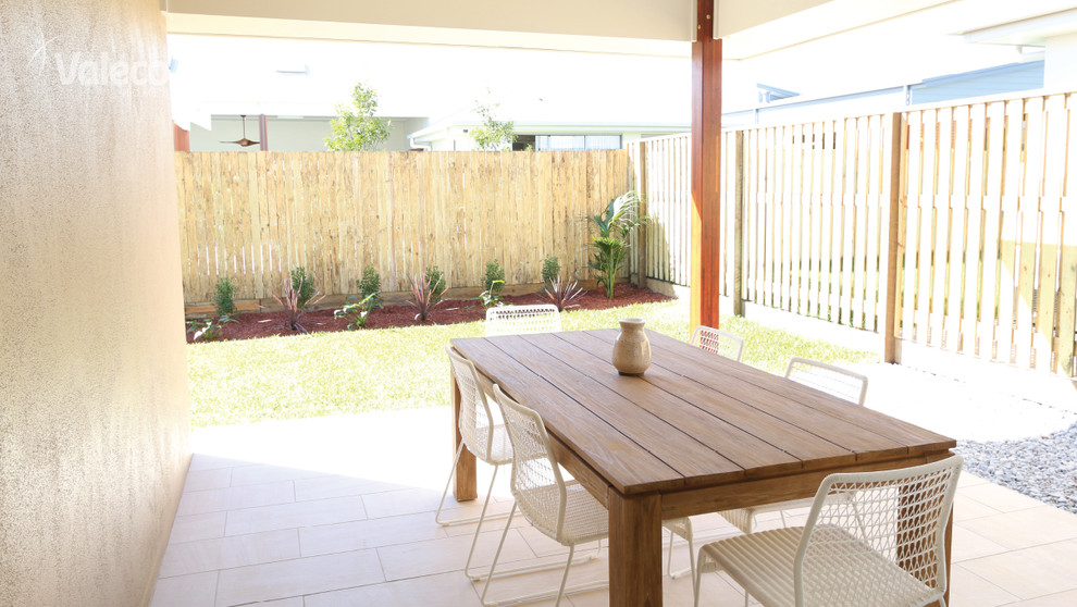 Inspiration for a beach style patio in Brisbane.