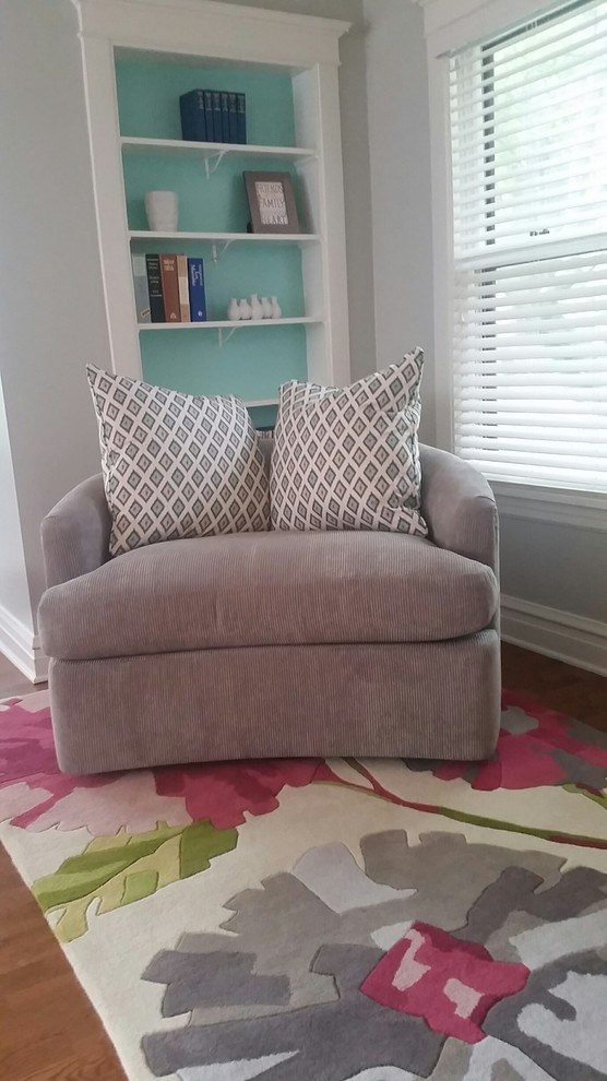 Inspiration for a transitional home design remodel in Chicago