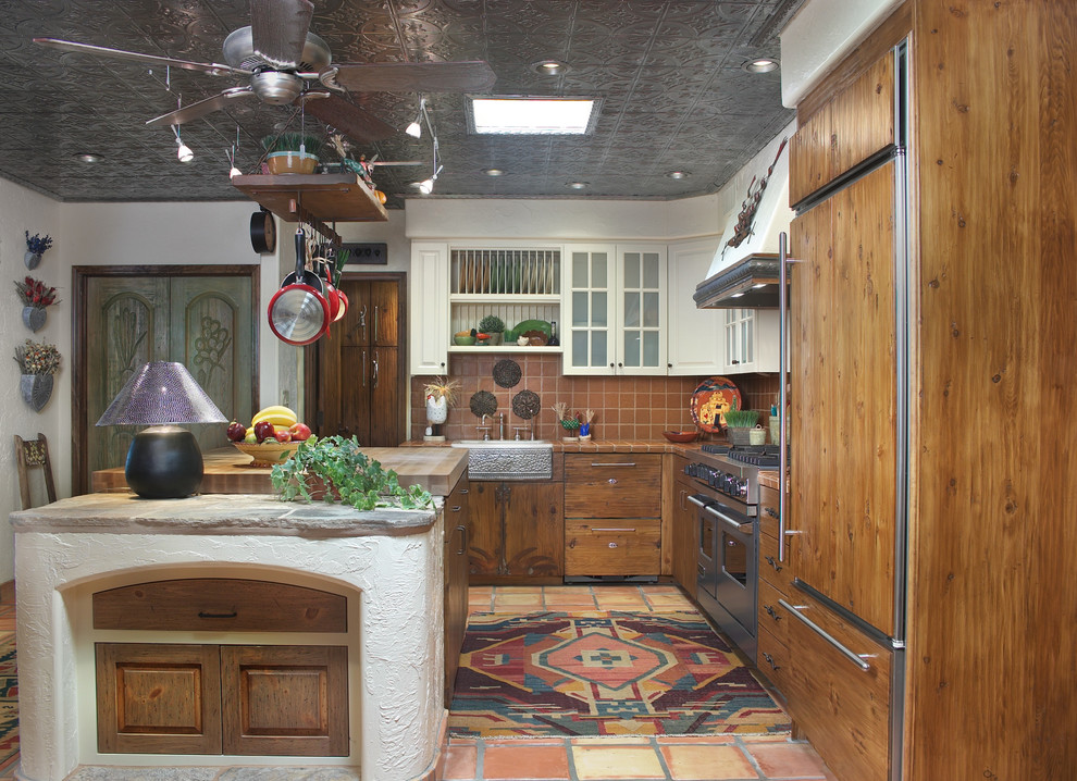 Inspiration for a kitchen in Phoenix.