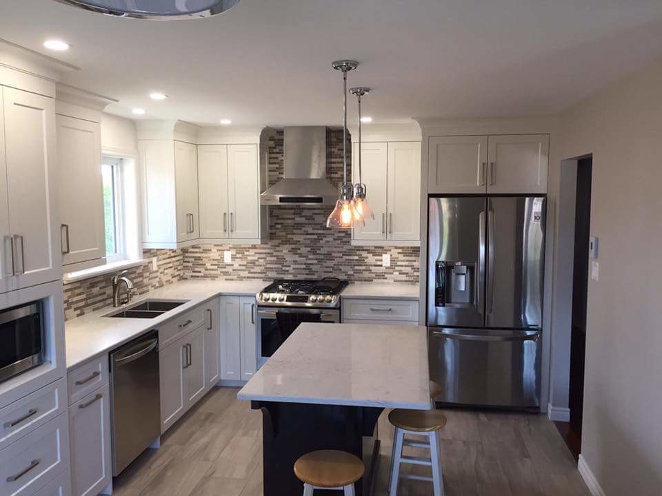 Inspiration for a transitional kitchen remodel in Toronto
