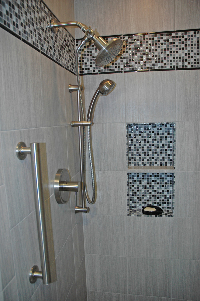Alcove bathtub - mid-sized transitional master white tile and subway tile porcelain tile and gray floor alcove bathtub idea with shaker cabinets, white cabinets, a two-piece toilet, blue walls, an undermount sink, marble countertops and white countertops