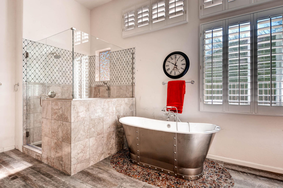 Desert Holly Punk Metal Bathroom