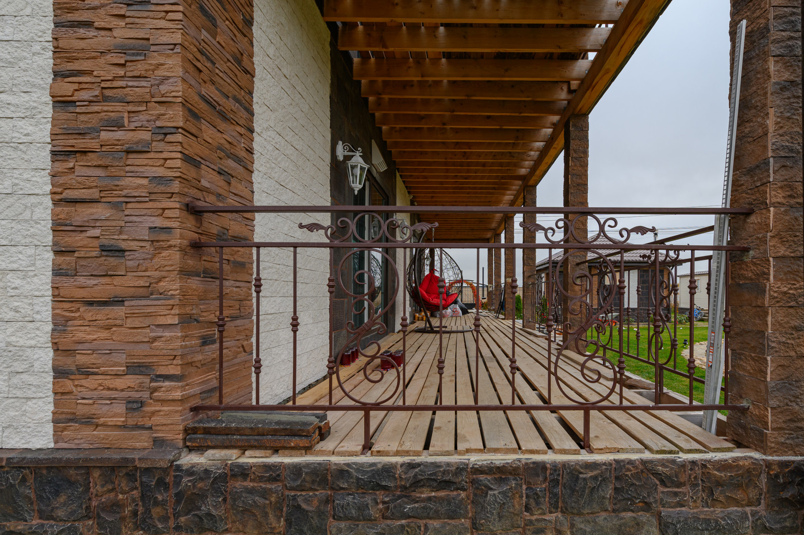 Ломоносовский район Санкт-Петербурга. Дом для семьи с шестью детьми.