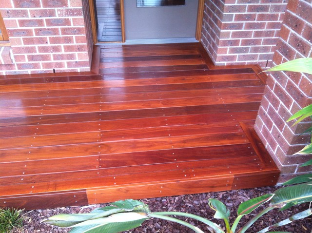 The Jarrah contemporary-deck