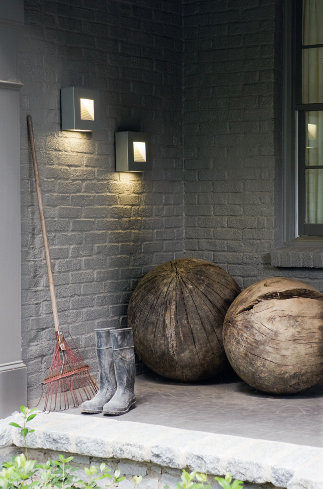 Пример размещения настенных фонарей