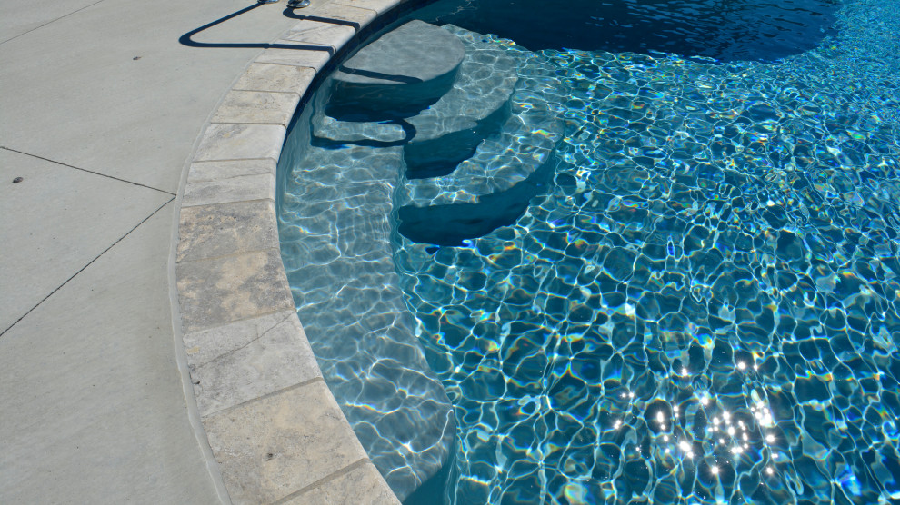 Inspiration for a mediterranean pool in Kansas City.
