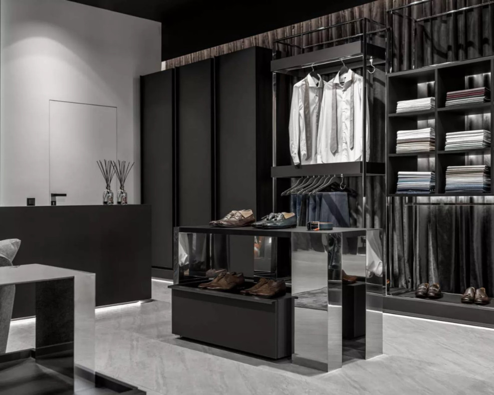 Магазин мужской одежды, обуви и аксессуаров  галерея «Времена Года»