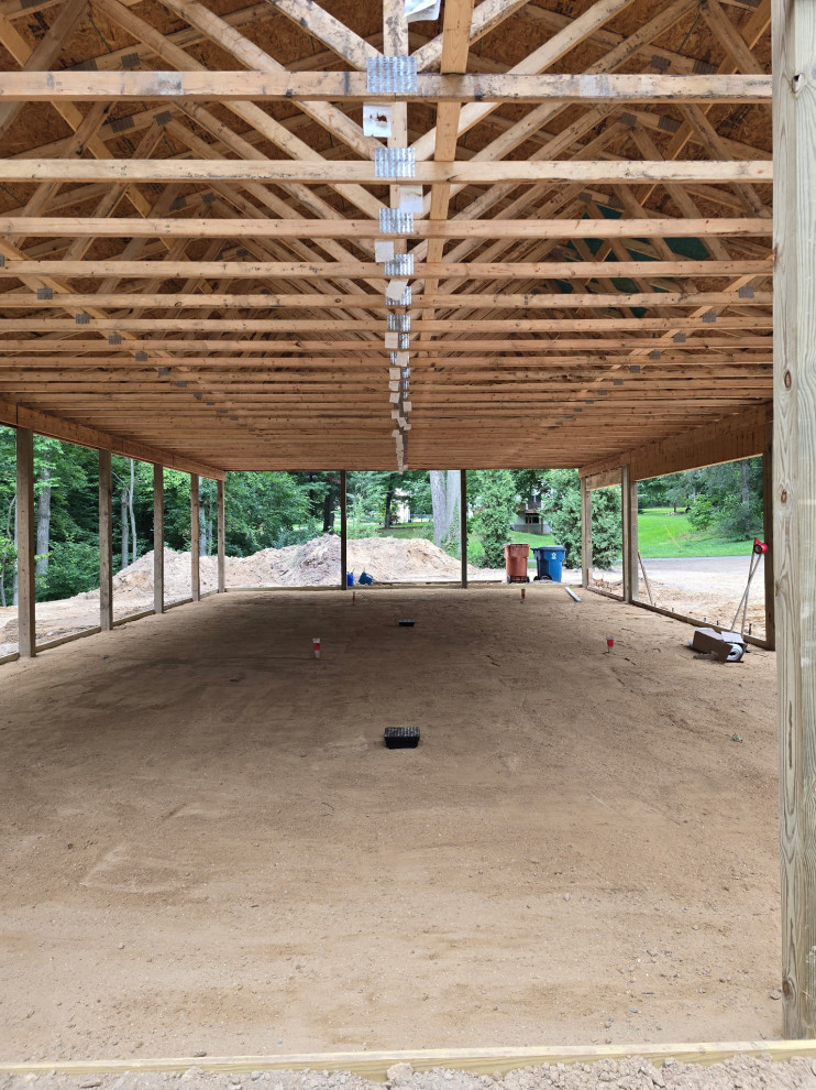 Detached Garage