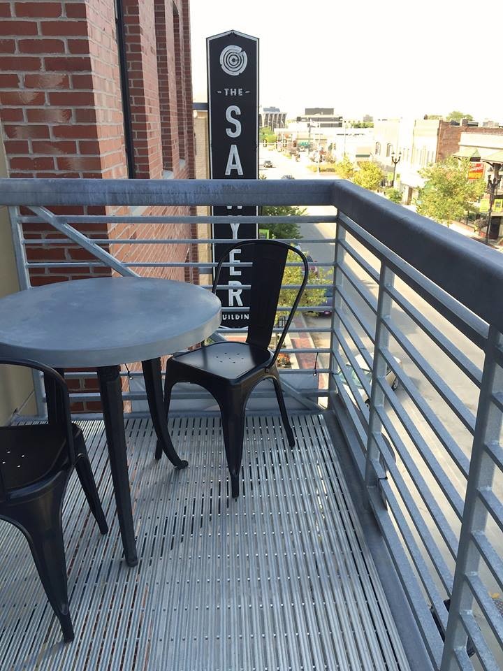 Small contemporary balcony in Omaha with no cover.