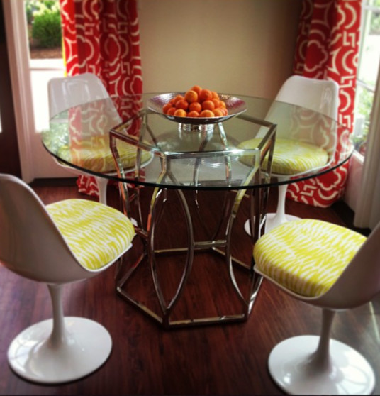 Example of a transitional home design design in Atlanta