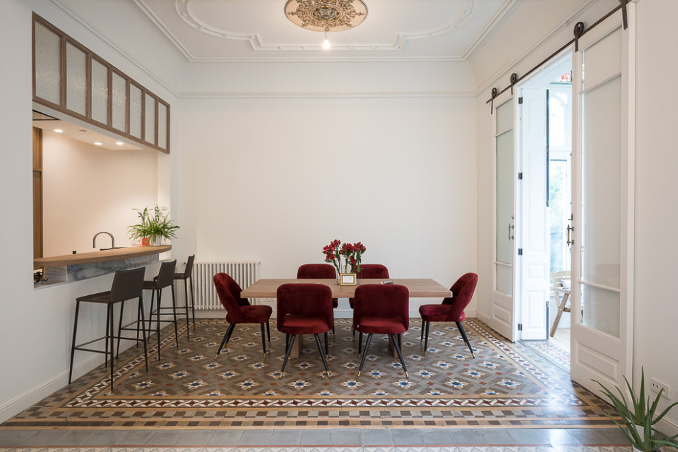 Foto de comedor clásico renovado de tamaño medio