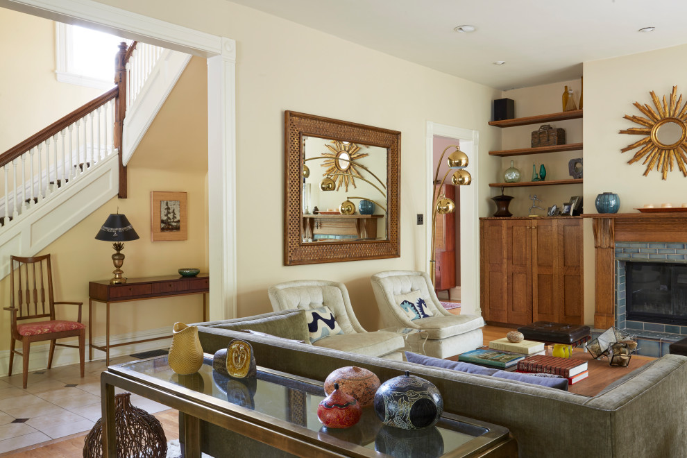 Transitional home design photo in Chicago