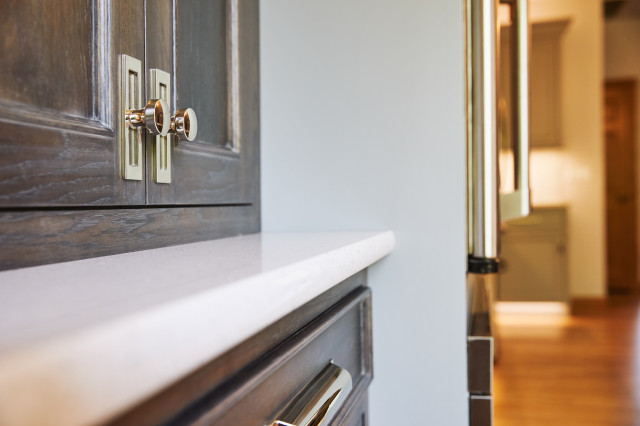 Transitional Kitchen nyklassisk-koekken