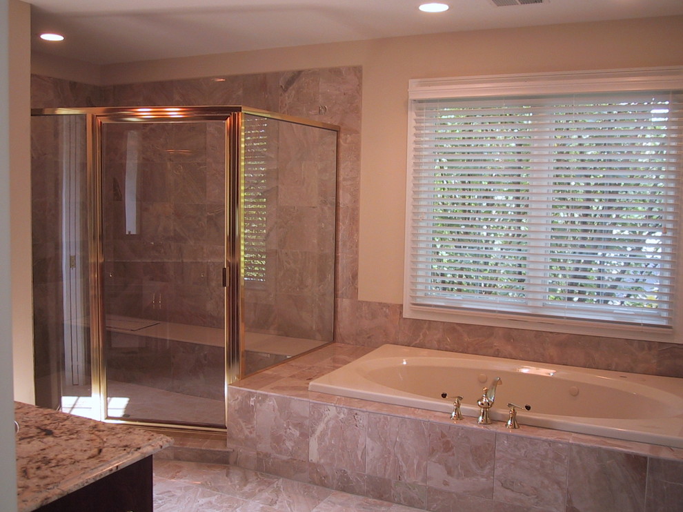 Bathroom - bathroom idea in Chicago