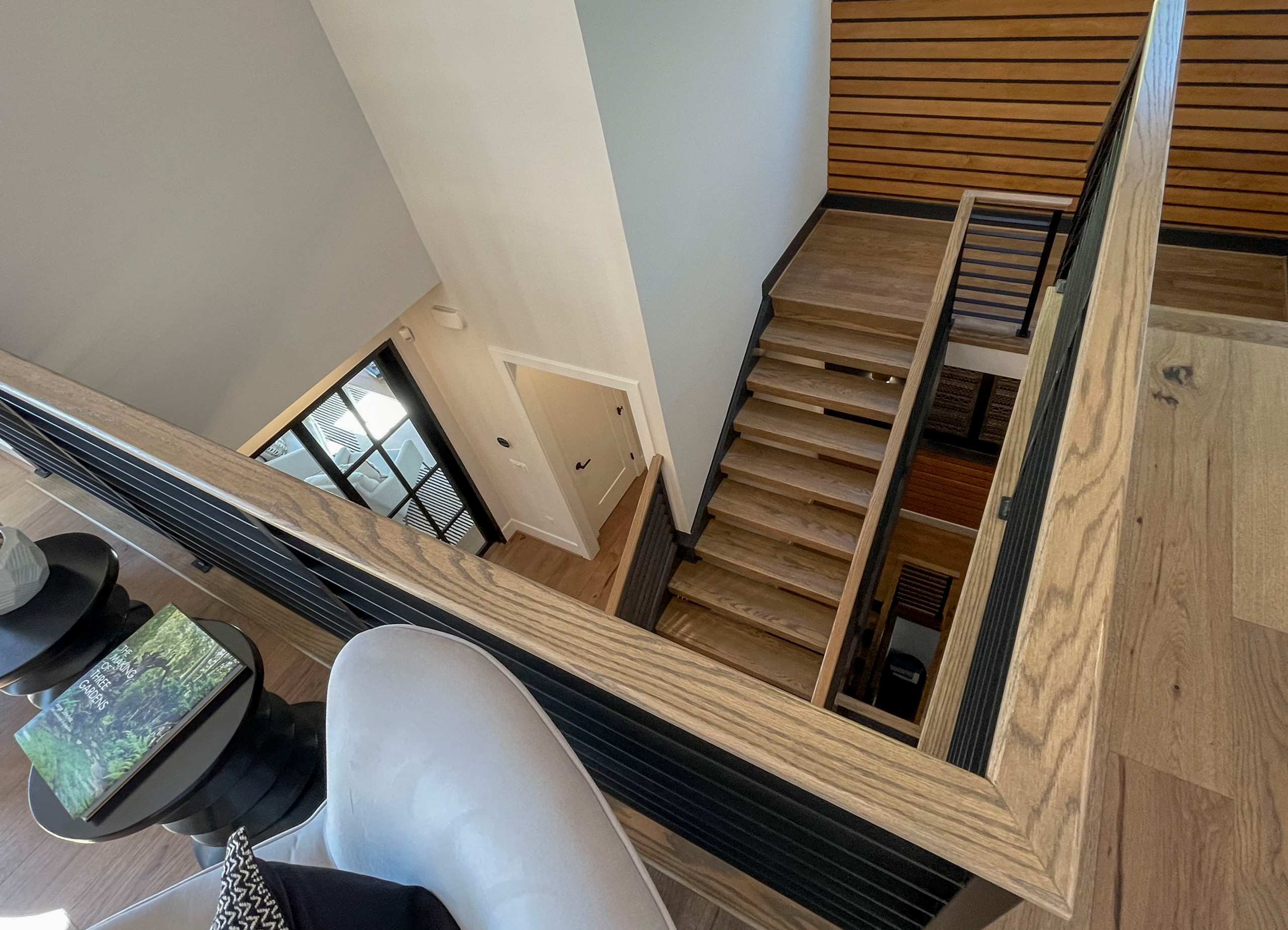 113_Floating Straight- Stringers with No Risers in Contemporary Home, Bethesda M