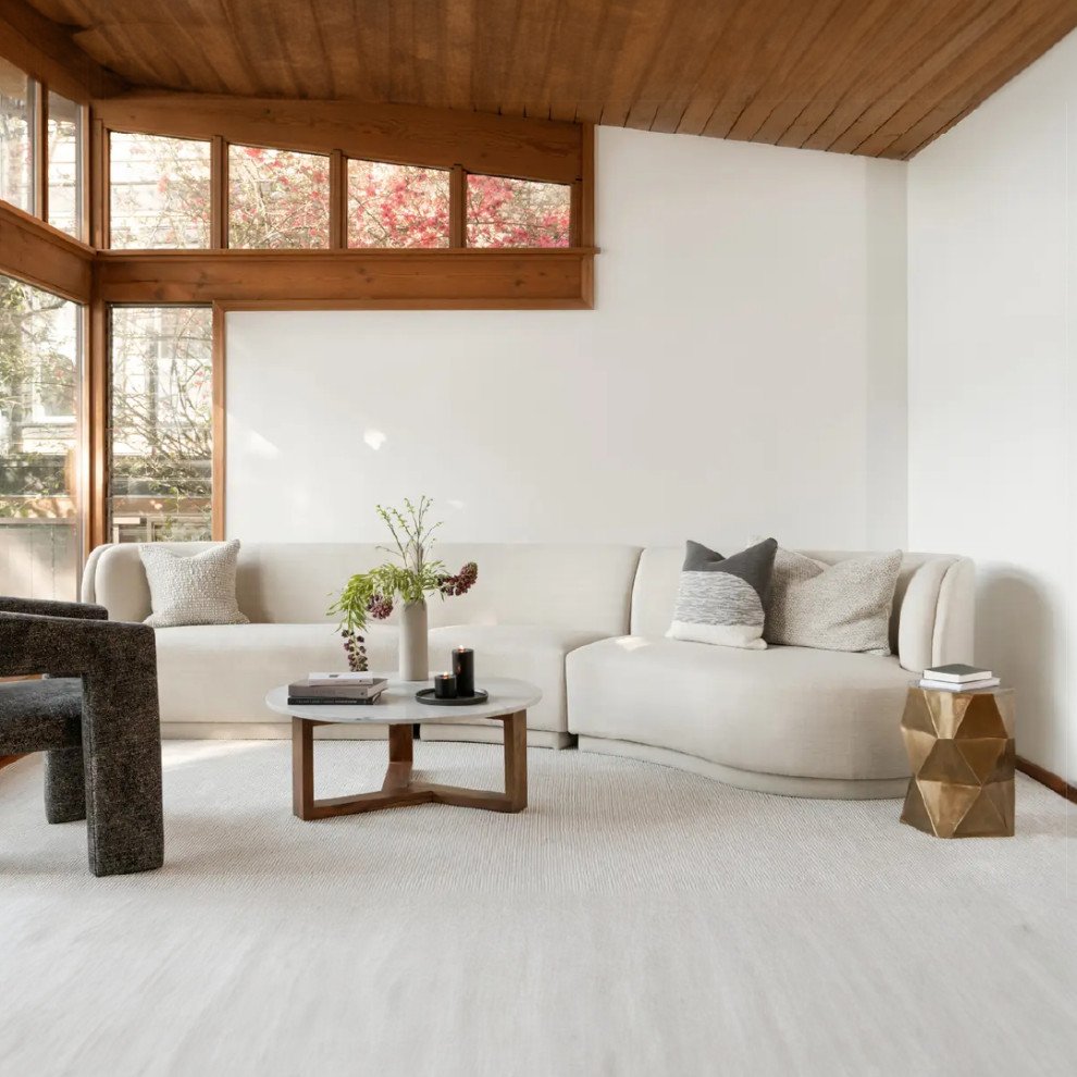 Example of a minimalist home design design in Austin