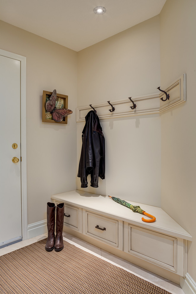 Transitional entryway photo in Calgary