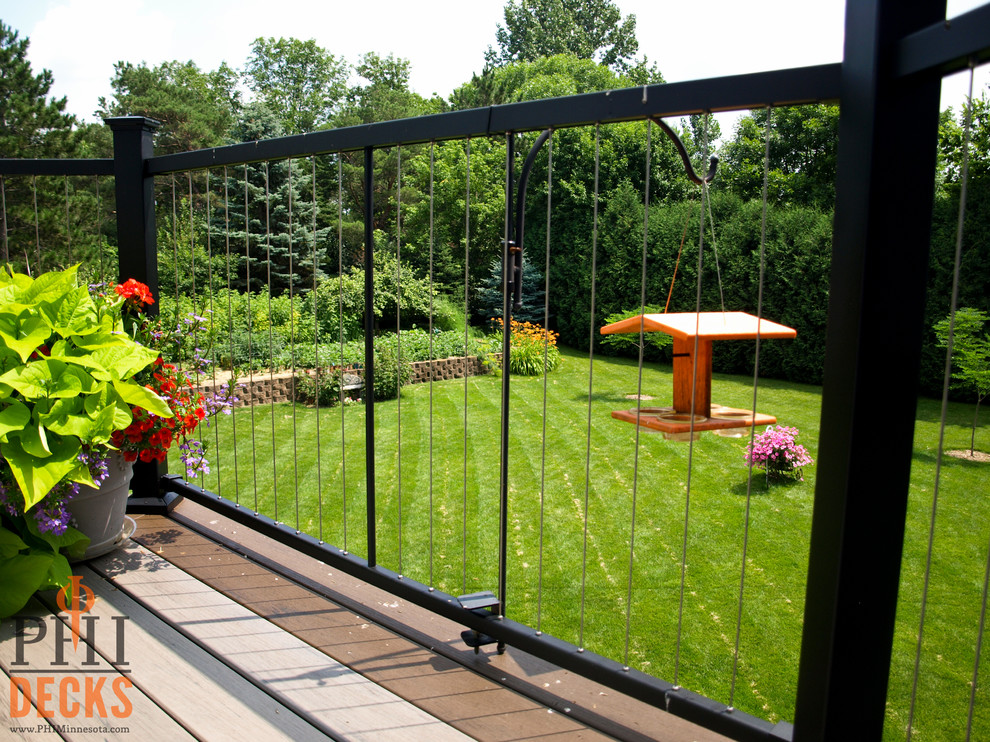 Example of a backyard deck design in Minneapolis