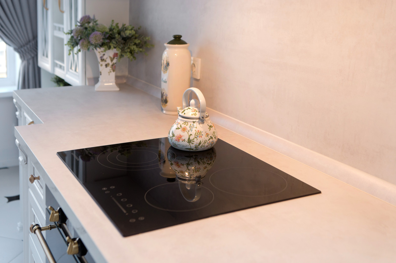 Классическая кухня из массива бука