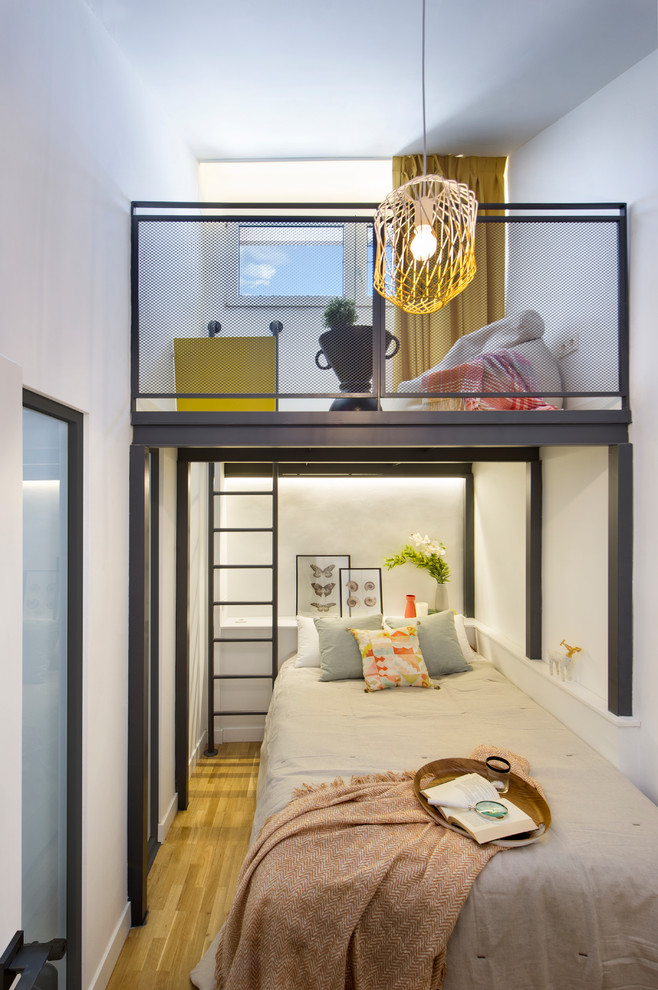 Photo of a contemporary bedroom in Barcelona.
