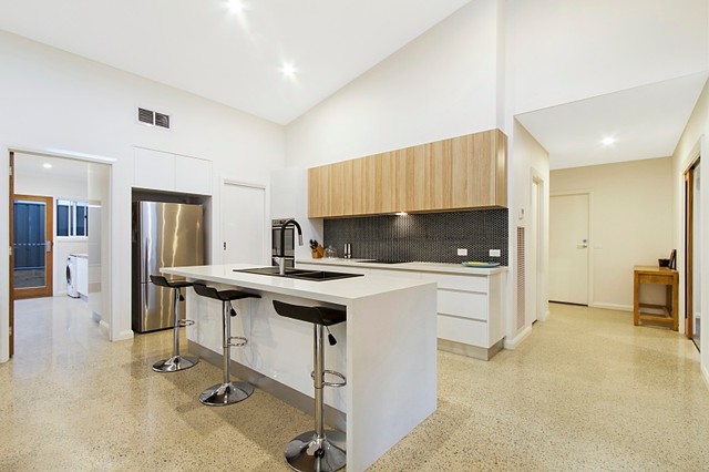 white hills modern-koek