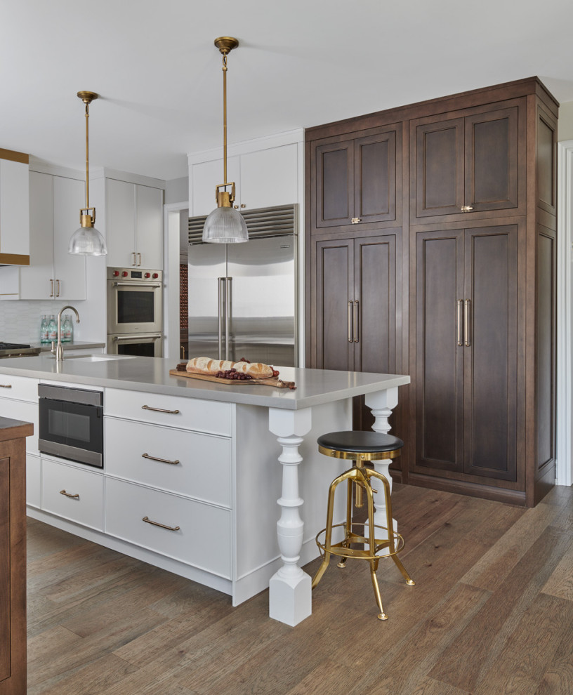 Mountain style kitchen photo in Toronto