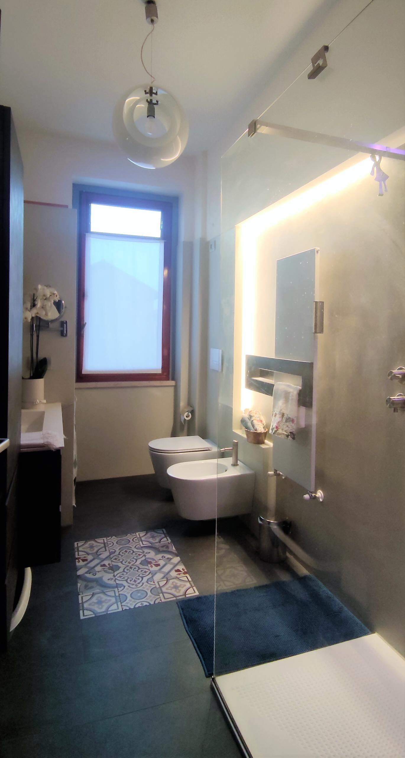 BAGNO IN RESINA  e piccoli ricordi !