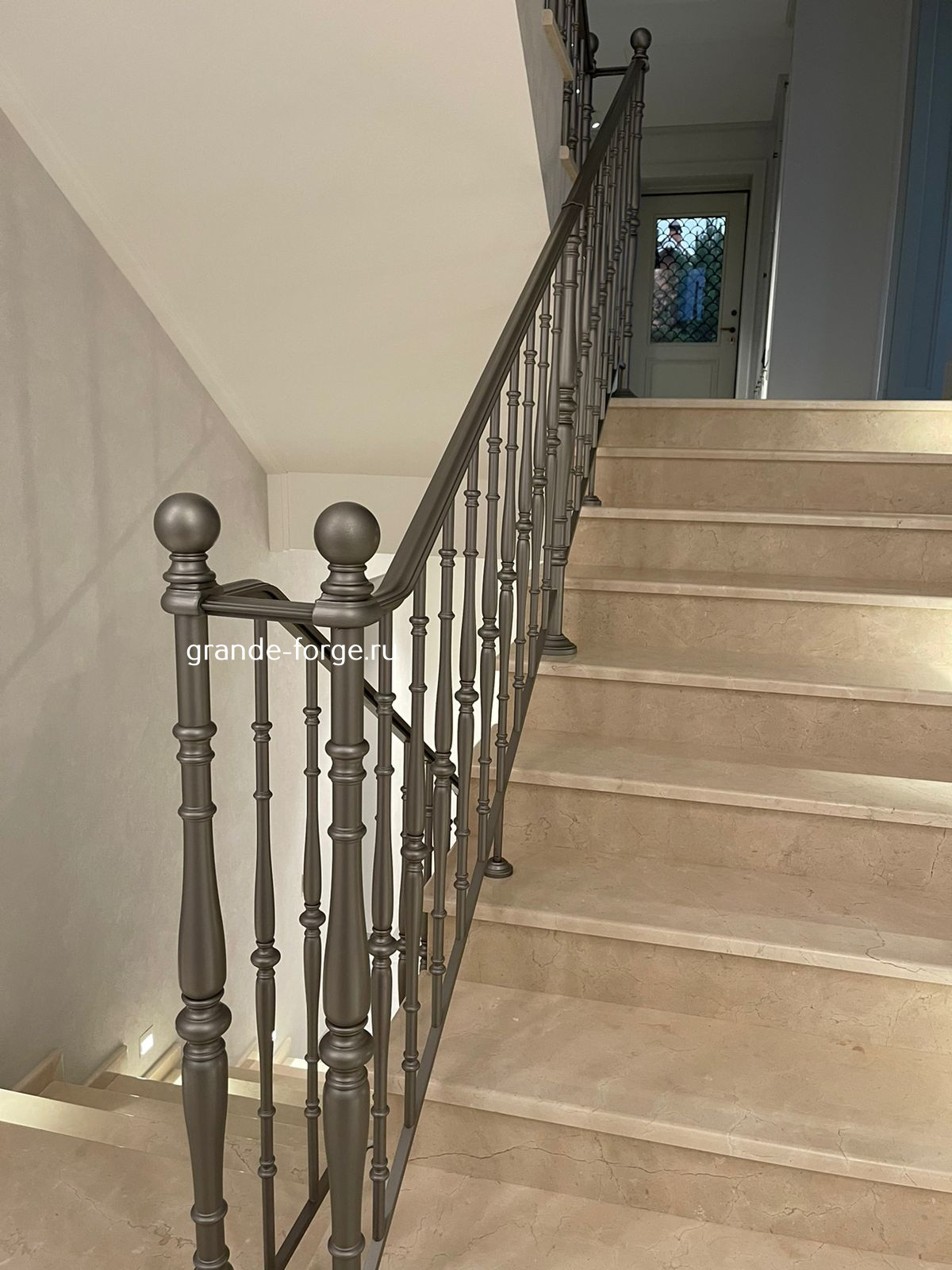Лестница, стальное ограждение, фабрика Grande forge(Франция), коллекция "Рондо"