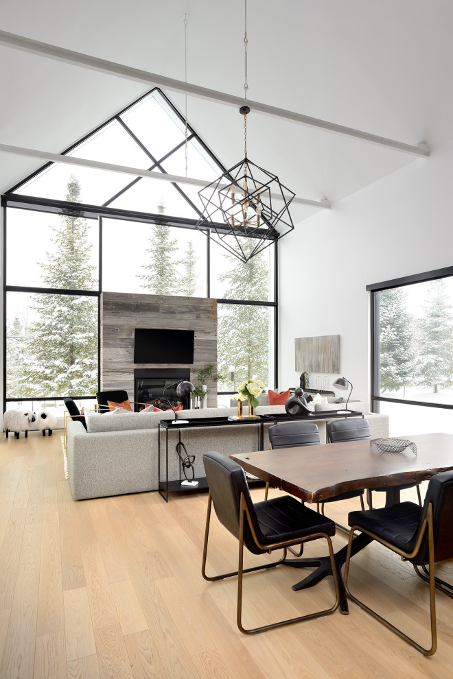 Home design - rustic home design idea in Toronto