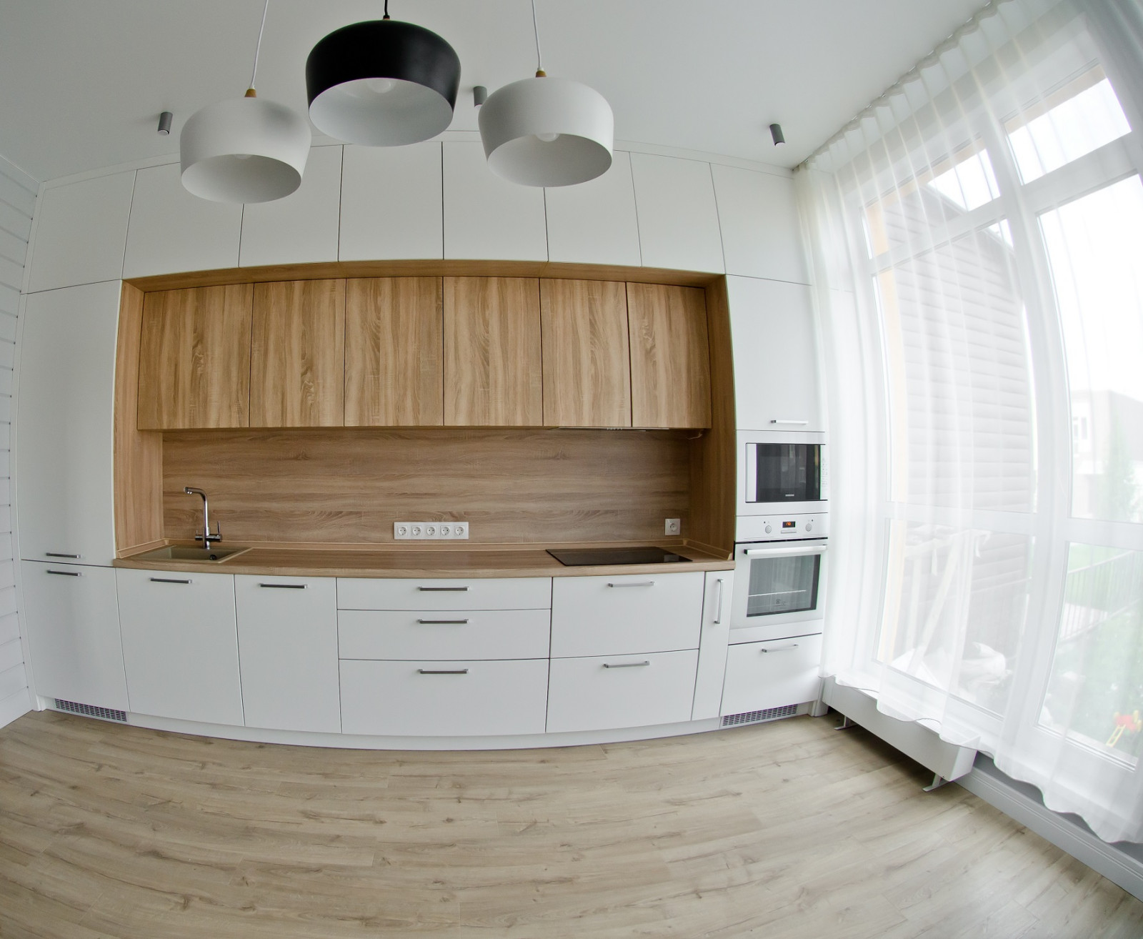 елая кухня в скандинавском стиле на проспекте Весеннем.