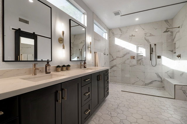 Sophisticated Transitional Bath clasico-renovado-cuarto-de-bano