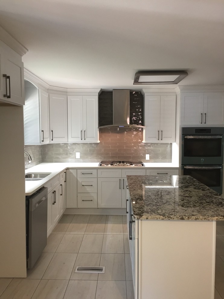 Kitchen - transitional kitchen idea
