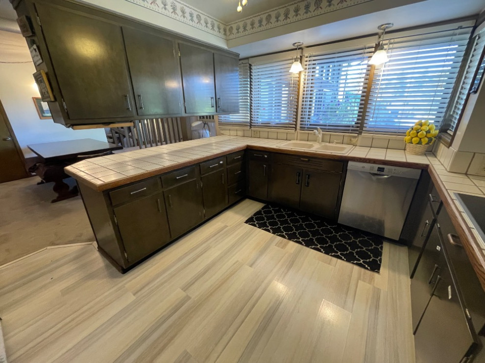 Applewood Bluffs midcentury remodel